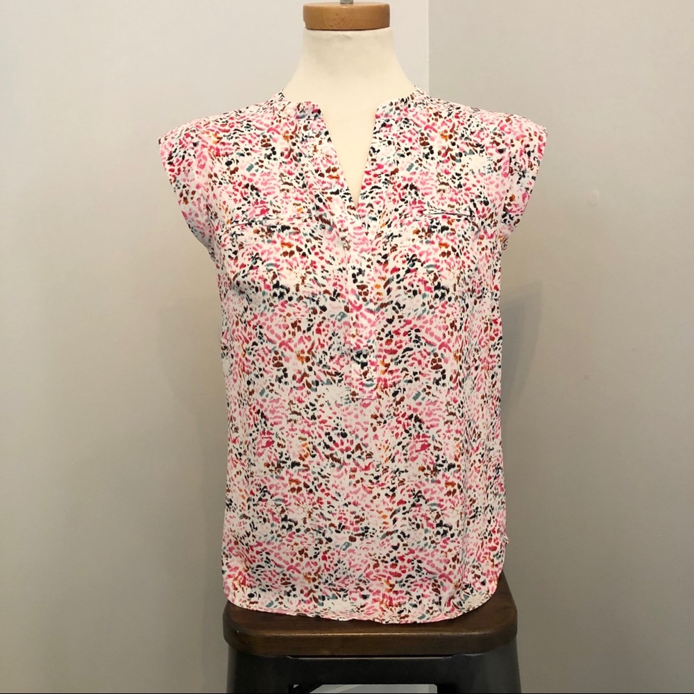 The Limited XS womens sleeveless shirt